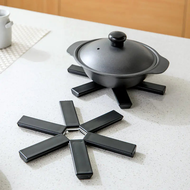 Stylish Foldable Heat-Resistant Pot Mat